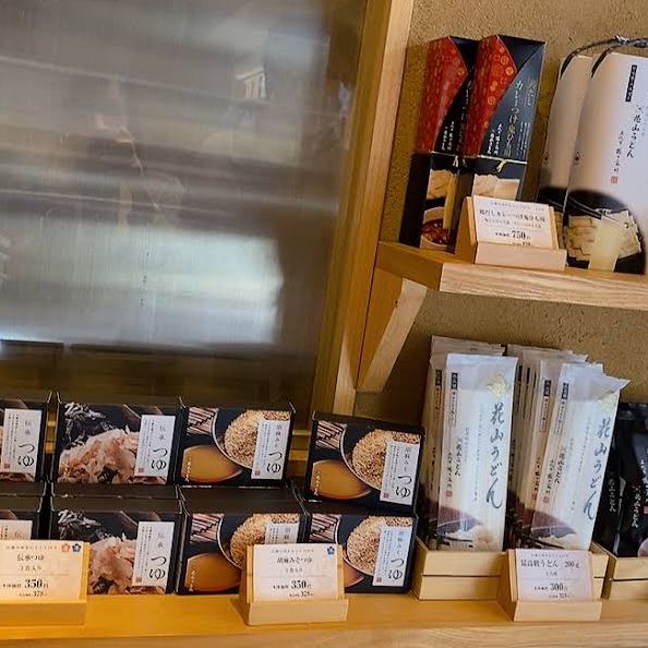 【東京/銀座🇯🇵】太すぎる麺‼️ 五代目 花山うどん