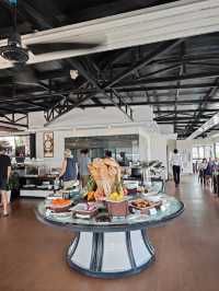Ohana Hotel Review: Cozy Vibes with a View