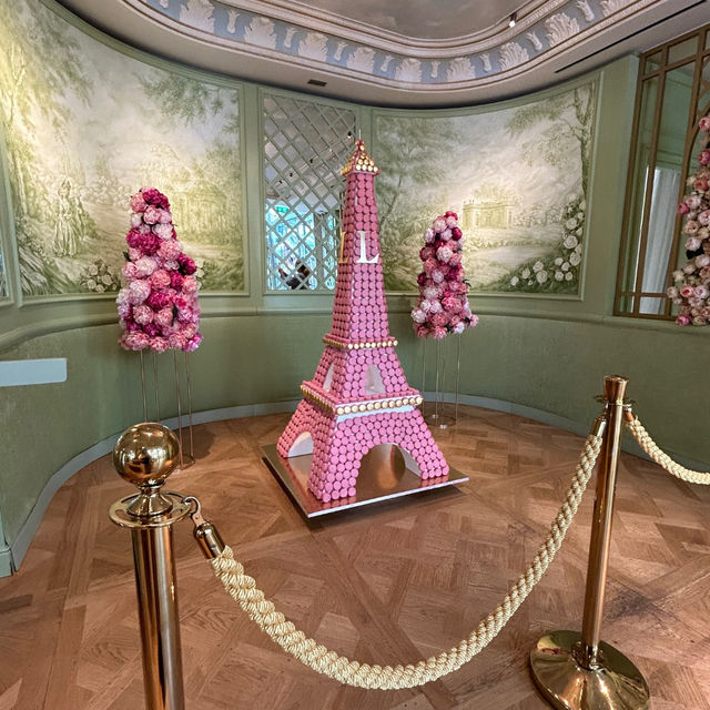 【フランス】 LADUREE シャンゼリゼ通り店 ブランチビュッフェ