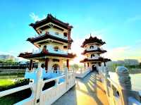 The grandiose of Chinese Garden's Twin pagoda