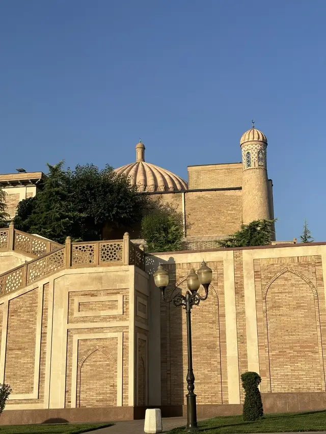 Discover the Hazrat Khizr Mosque in Samarkand, Uzbekistan 🇺🇿 