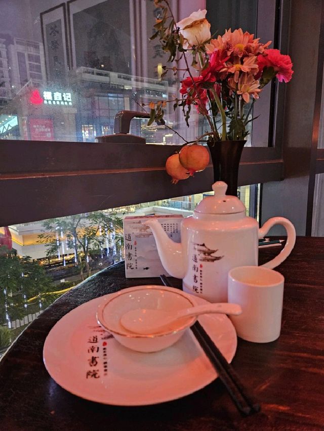 彷彿穿越古代時空的進餐體驗