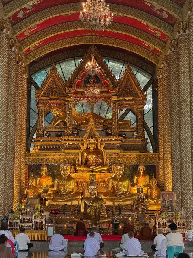 Shiny Gold at Wat Phra That Nong Bua