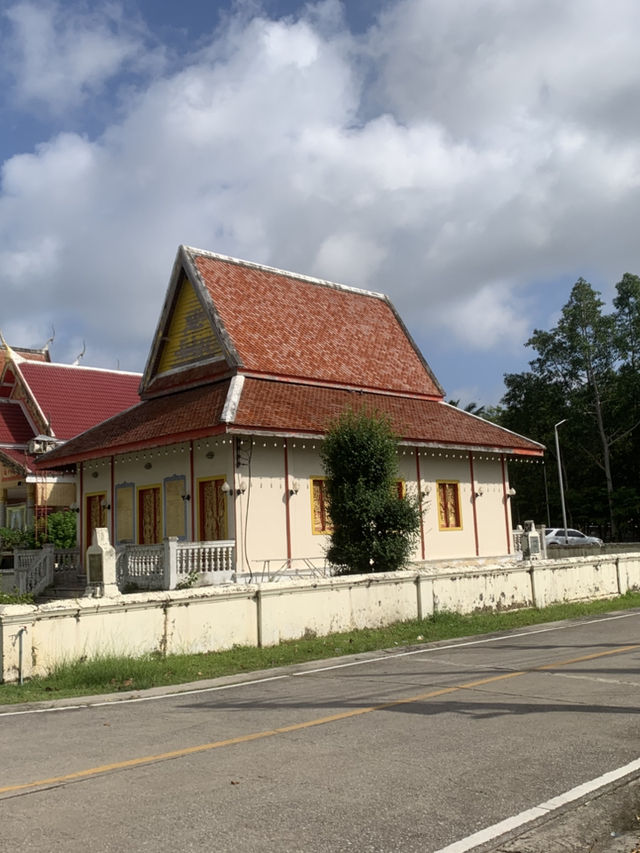 วัดเชิงทะเล ภูเก็ต