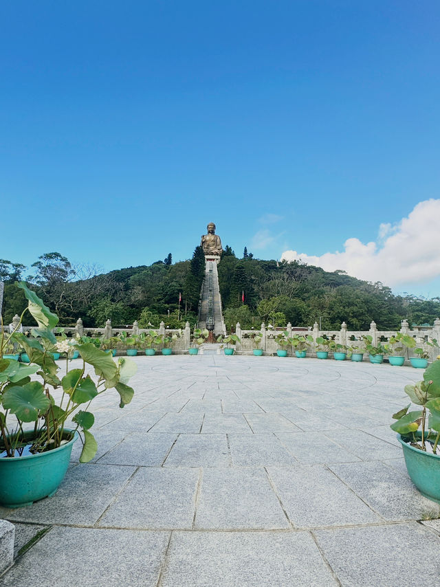 What’s near Hong Kong Airport? Lantau island !