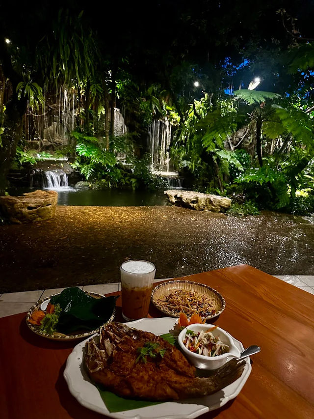 🌾🌼 “ข้าวเม่า-ข้าวฟ่าง” ร้านอาหารไทยโฮมเมดกลางสวน
