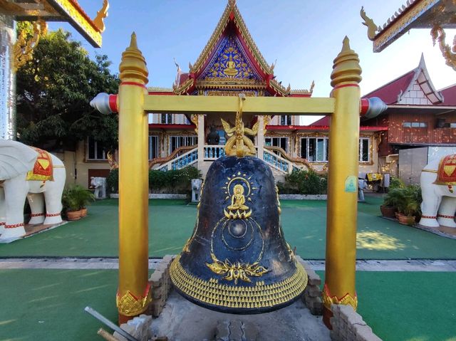 พามาสักการะ ท้าวเวสสุวรรณศักดิ์สิทธิ์เมืองแปดริ้ว