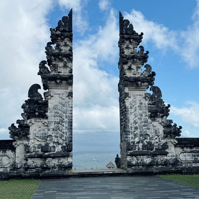 Gateway to the Gods: Lempuyang Temple’s Majestic Charm 🇮🇩