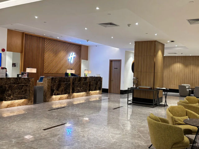Smooth Stopover, Spacious Stay: My Time at Holiday Inn Sepang–Airport