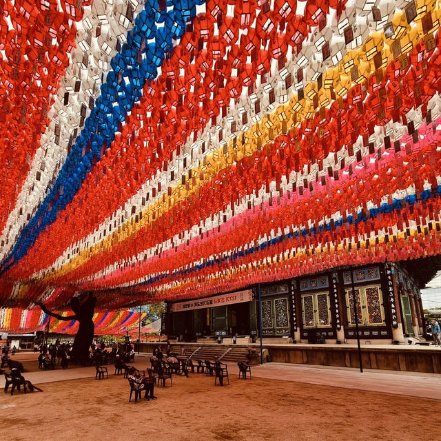Jogyesa Temple: Seoul’s Soul in Gold & Lotus – A Solo Traveler’s Zen Escape"** 🏮🌸