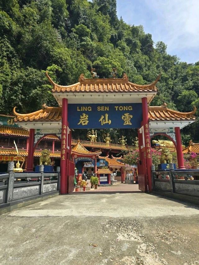 Ling Sen Tong Temple