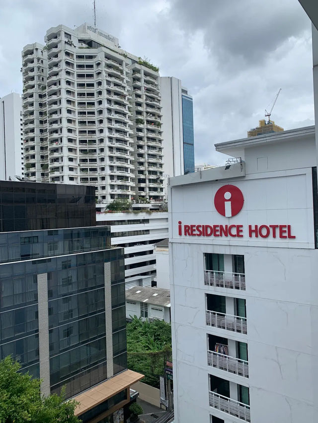 Skytrain & Skyline: The i Residence Silom Experience