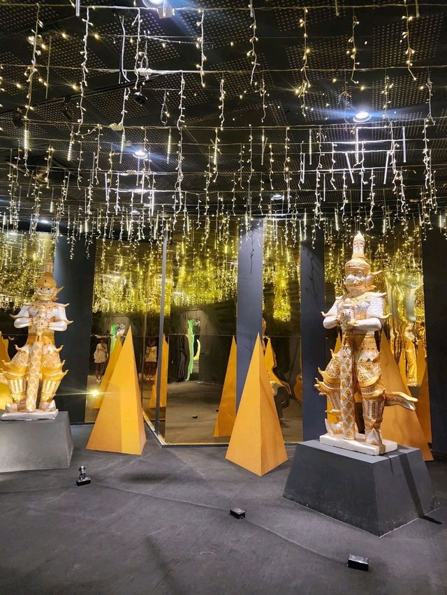 Lighting Art Museum & Balloon Garden Thailand 