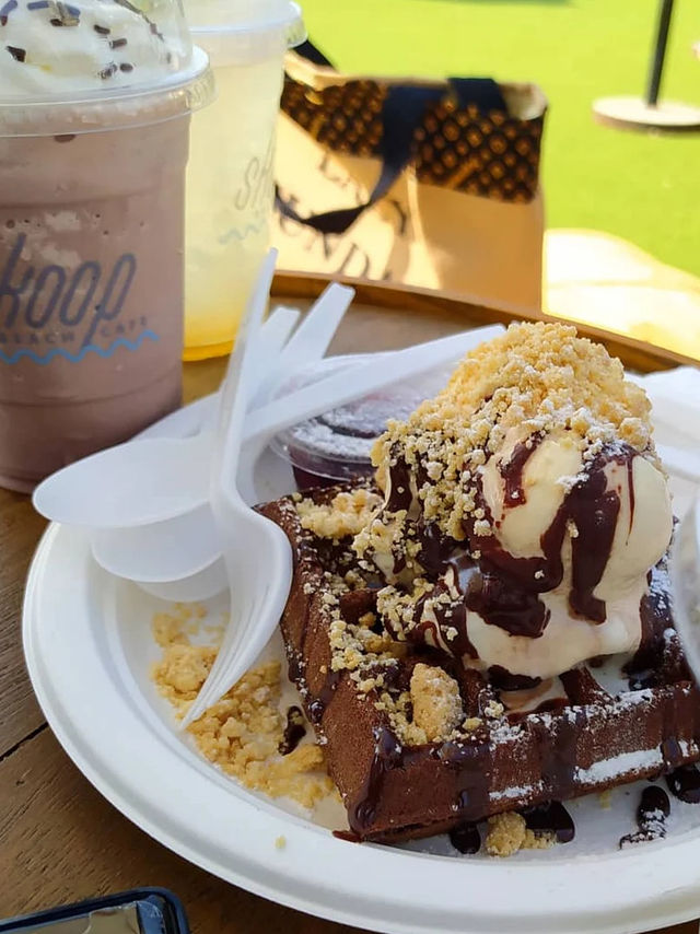 Skoop Beach Cafe คาเฟ่สวย หาดจอมเทียน ชลบุรี