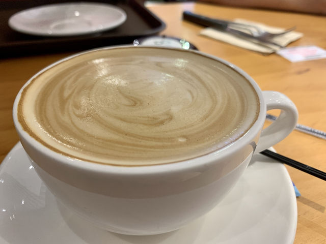 ☕ Coffeesmith (Suntec City) — Strong Coffee, Crispy Waffles & Chill Mall Escape