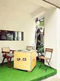 ☕️ SP_CE Cafe & Lounge 寵物友善＋黑松露瀑布蛋Bagel必試！