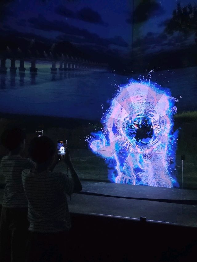 꿈꾸는 듯한 미디어 공간에서 놀아보자 🌈