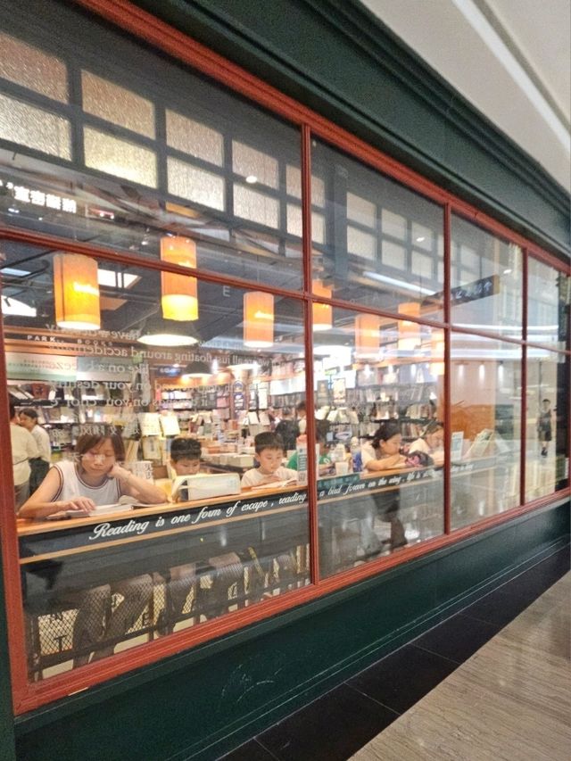 充滿英式風格的西西弗書店