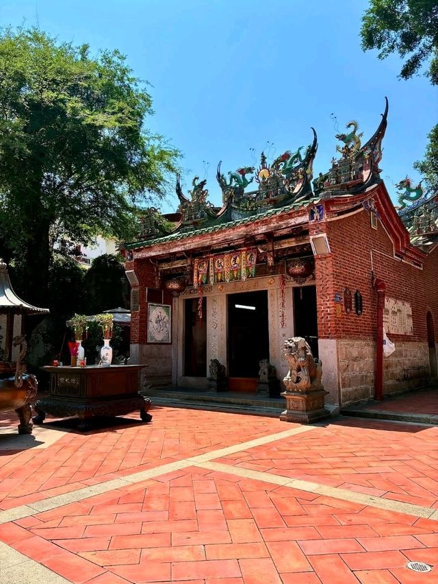 Coastal Charm and Cultural Vibrancy