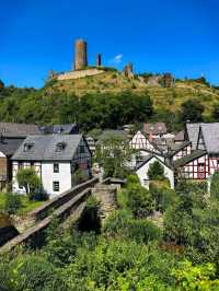 🏡🌿 Monreal: A Fairytale Village in the Eifel