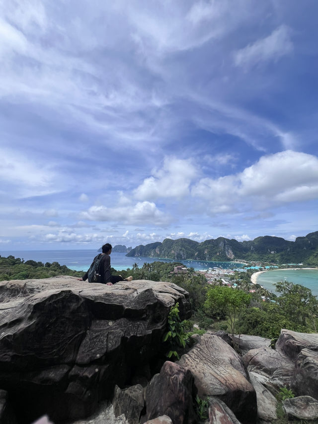 เกาะพีพี…สวรรค์กลางอันดามัน 🌴