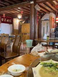 馬祖南竿｜九榕閣無菜單料理：紅糟入味、漁獲當令，半山腰餐桌的島嶼饗宴