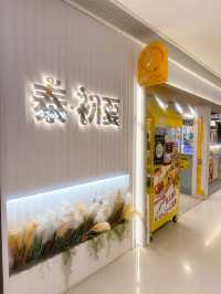 荃灣泰·初夏泰式火鍋放題必試雞煲牛板腱  餐廳環境寬敞舒適,有自助區同落地玻璃窗。120分鐘放題多款肉類同配料,份量十足。  6款湯底任選。蕃茄湯湯底開胃,椰汁雞湯甜香濃郁,完美鴛鴦湯底配搭。  牛胸