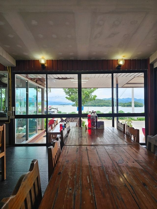 ร้านอาหารกษิรัตน์ | แก่งกระจาน จ.เพชรบุรี