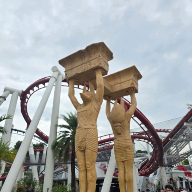 Theme Park Stroll🎠