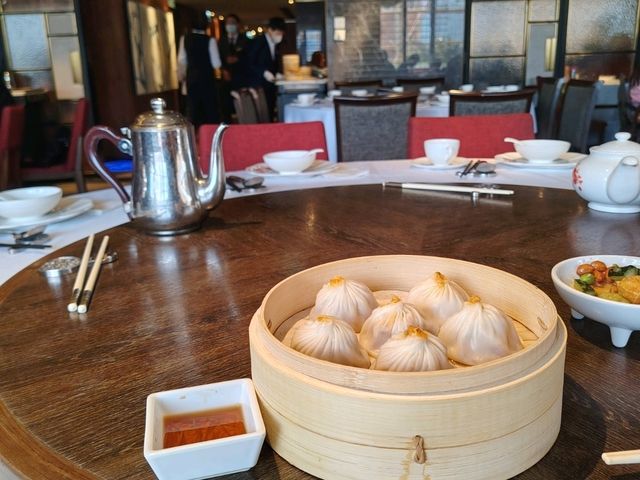 北京樓的填鴨和蟹粉