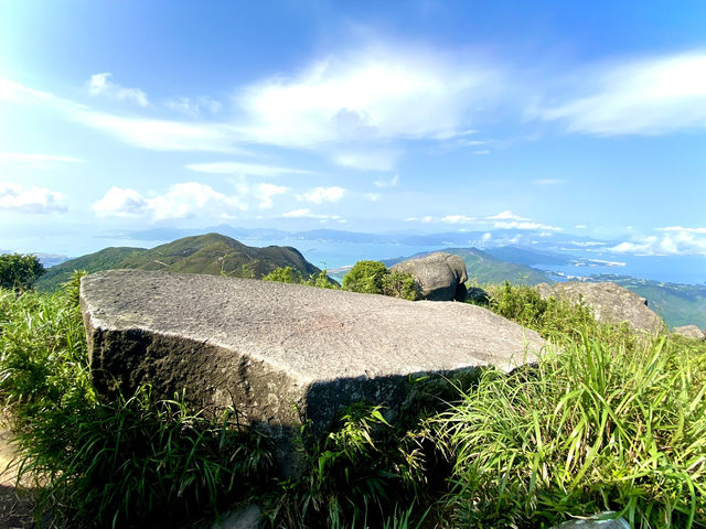 蓮花山的冒險：探索未知國度的勇氣 🏞️🌿