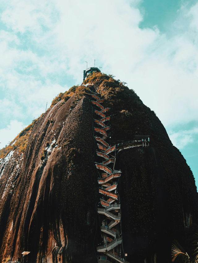 🏔️🌬️ 하늘이 가장 먼저 닿는 곳, 콜롬비아의 산