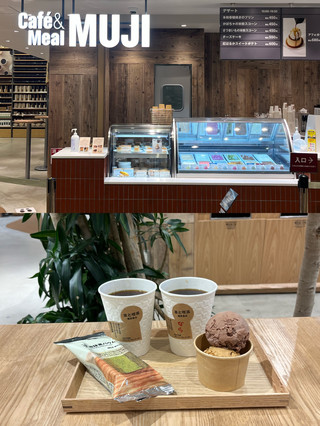 [Nara] One of Japan's Largest MUJI Stores with an In-Store Cafe.