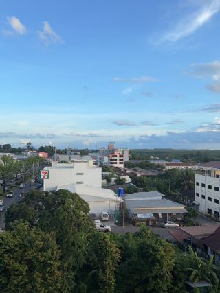 This trip to Krabi was an experience where I stayed in a city with delicious food and cheap jobs.