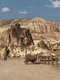 HORSERIDING IN CAPPADOCIA, WHAT AN EPIC TRAVEL MOMENT!