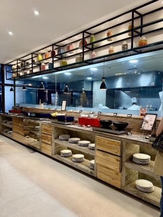 Mosaic Restaurant — ห้องอาหารนานาชาติบรรยากาศดี ที่ Crowne Plaza Pune City Centre (อินเดีย) 🇮🇳