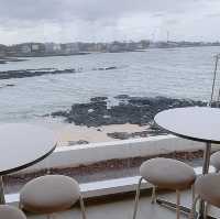 제주 구좌읍 바다를 마주한 감성카페“비수기애호가”