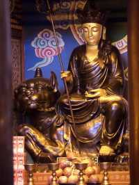 Emei Mountain - Elephants and Bodhisattvas abound on Ermei Shan.