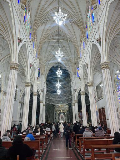 国境にそびえ立つ教会、Rosario de las lajas。 | Trip.com ポトシ