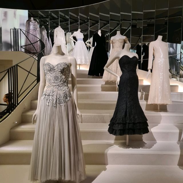 CHANEL in London V&A museum