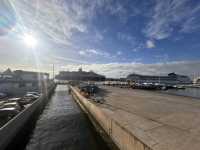 Cruising into port 