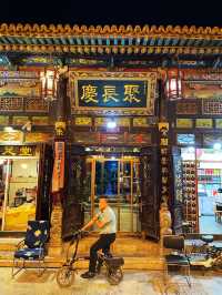 Pingyao After Dark: Lanterns, Neon & a Surprise Gold Fix