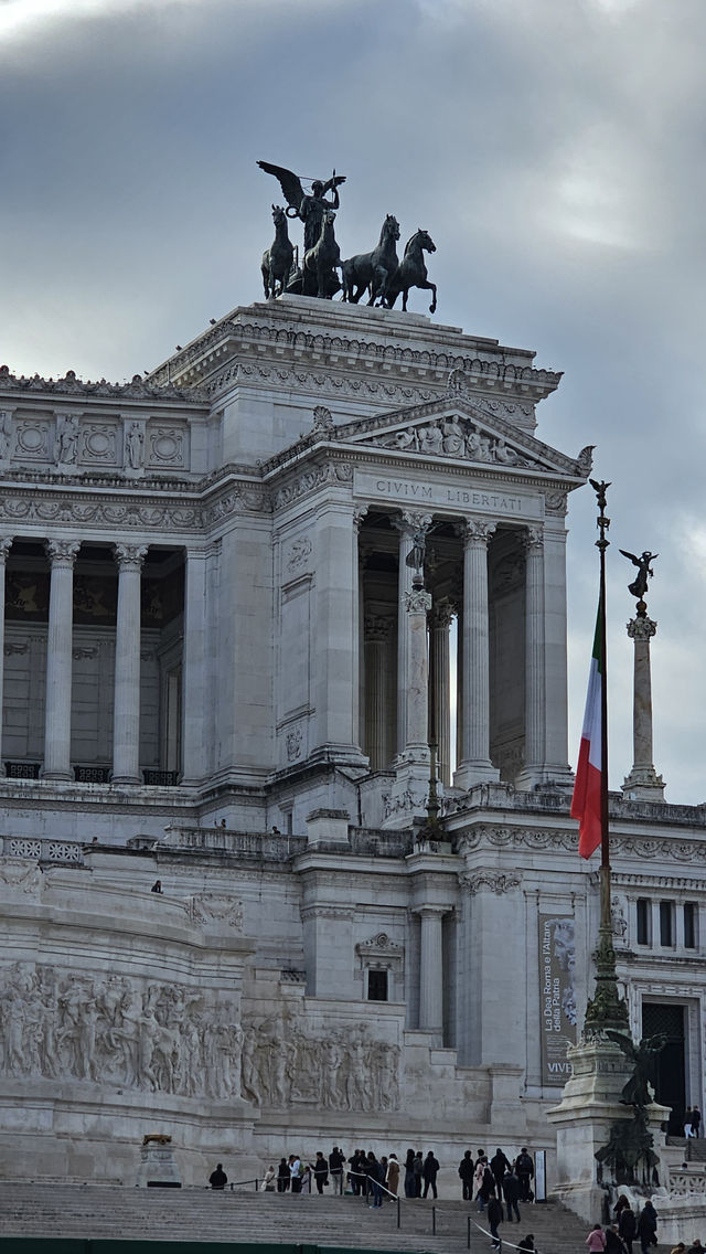 📍 Architectural Highlights: Piazza Venezia & the Vittorio Emanuele II Monument 🏛️