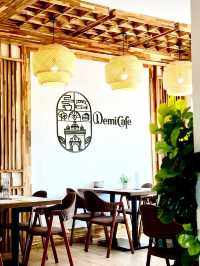🌞✨ Demi Café - คาเฟ่แสงอาทิตย์แห่งศรีลำดวน 