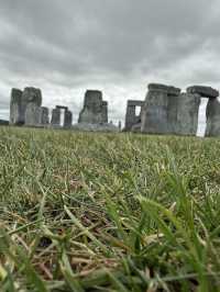 Discover Stonehenge: The Ancient Wonder of England 🏺🌿