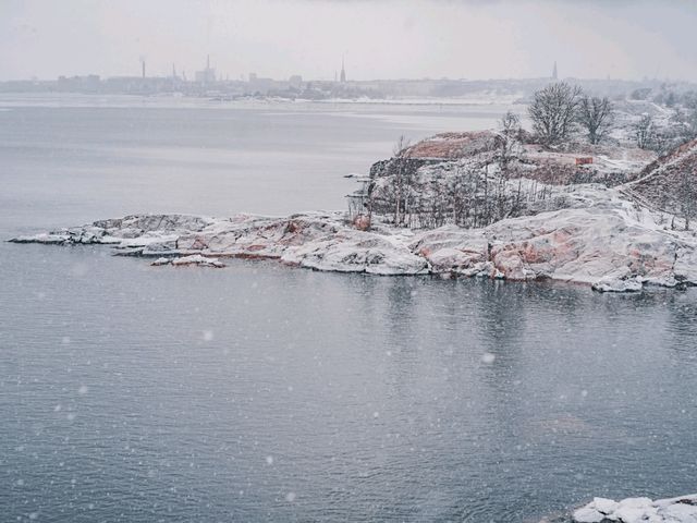 ❄️ Winter at Suomenlinna – A Snowy Island Escape from Helsinki ❄️