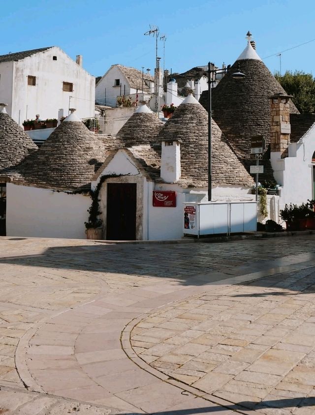 🎃 Magic in Alberobello, Italy! 🕯️ 🎃 Magic in Alberobello, Italy! 🕯️