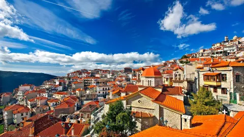 Arachova — The Greek Town Where the Mountains Meet the Sky and the Ski Slopes Meet the Ancient Ruins — traveler post in Delphi