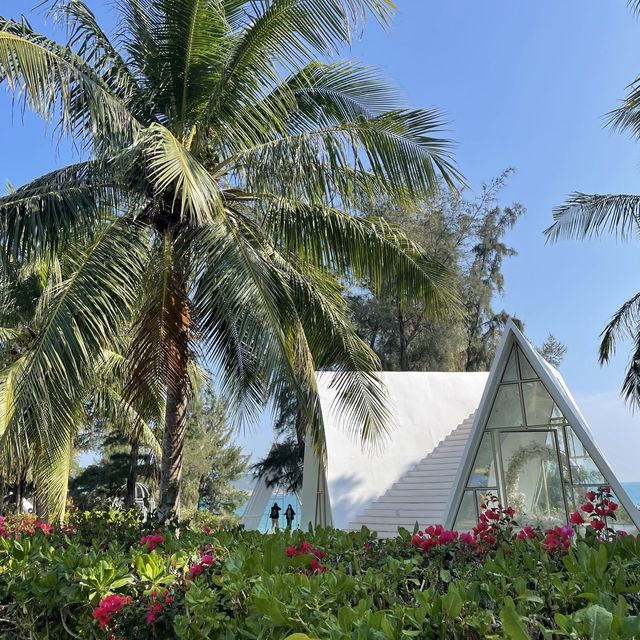 The blue beauty of Yalong Bay 