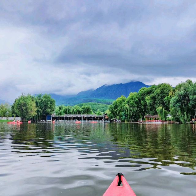 Lay back and relax in Lijiang
